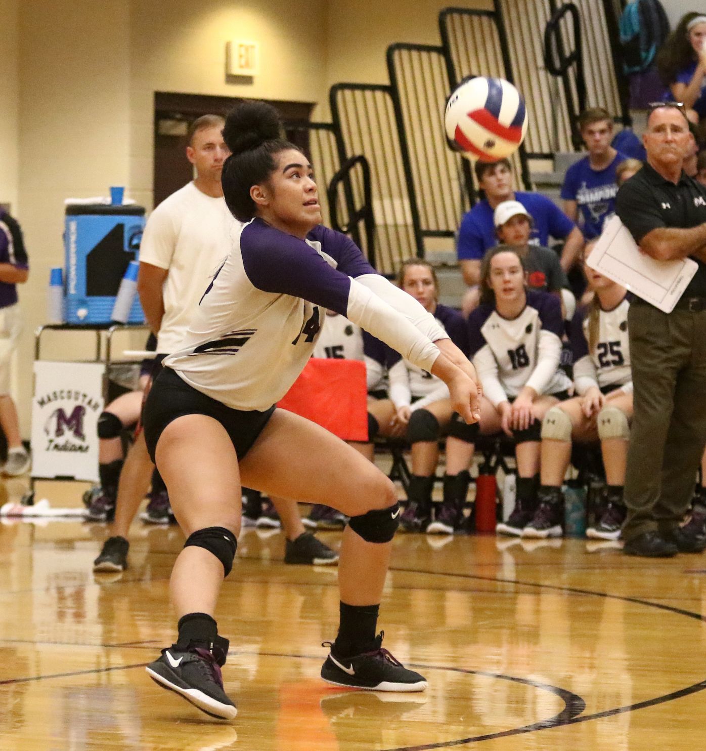 Freeburg def. Mascoutah 25-23, 25-21
